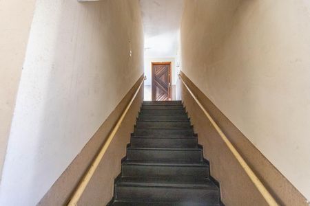 Escada do prédio  de apartamento à venda com 2 quartos, 52m² em Conceição, Diadema