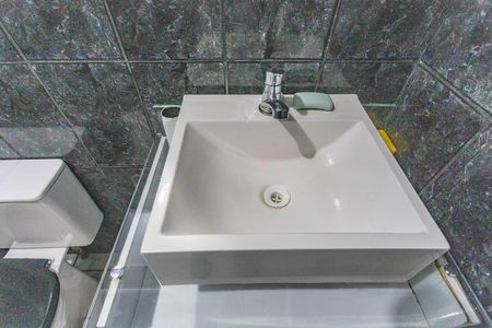 Apartamento à venda com 52m², 2 quartos e 1 vaga Apartamento à venda com 52m², 2 quartos e 1 vagaBanheiro