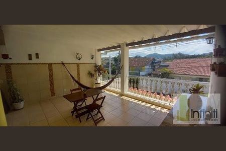 Casa à venda com 197m², 3 quartos e 2 vagas