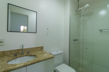 Banheiro da Suíte  de apartamento para alugar com 1 quarto, 38m² em Granja Viana, Cotia