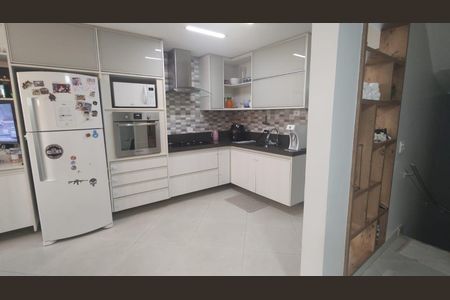 Cozinha de casa de condomínio à venda com 3 quartos, 137m² em Jardim Santo Antônio, Santo André