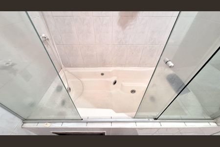 Banheiro de apartamento para alugar com 2 quartos, 400m² em Lapa, São Paulo