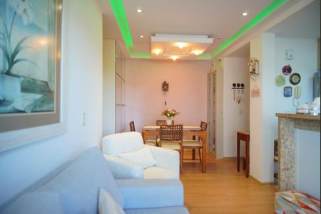 Sala de apartamento à venda com 3 quartos, 64m² em Jardim Itú, Porto Alegre