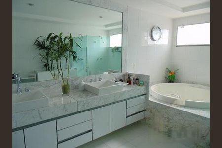 Casa à venda com 430m², 4 quartos e 4 vagas