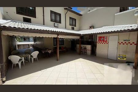 Casa à venda com 250m², 4 quartos e 4 vagas