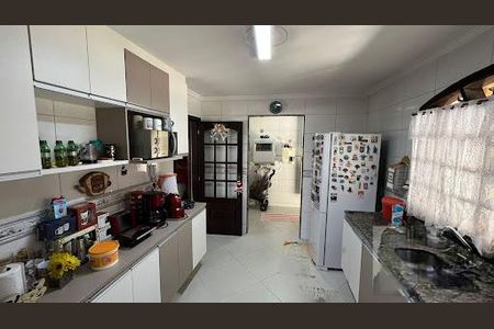 Casa à venda com 250m², 4 quartos e 4 vagas