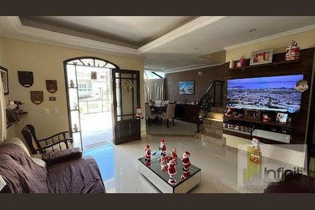 Casa à venda com 4 quartos, 250m² em Freguesia (Jacarepaguá), Rio de Janeiro