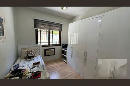 Casa à venda com 250m², 4 quartos e 4 vagas