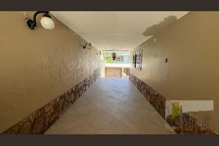 Casa à venda com 250m², 4 quartos e 4 vagas