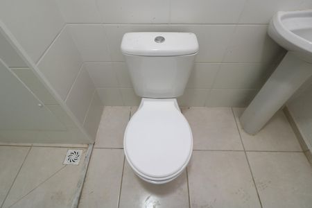 Apartamento para alugar com 39m², 2 quartos e sem vaga Apartamento para alugar com 39m², 2 quartos e sem vagaBanheiro