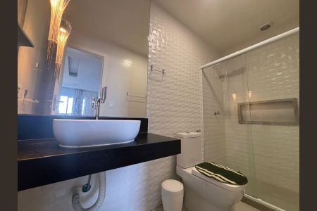 Banheiro de apartamento para alugar com 2 quartos, 185m² em Braga, Cabo Frio