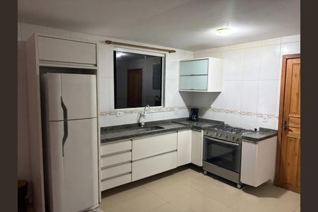 Casa à venda com 100m², 3 quartos e 2 vagas Casa à venda com 100m², 3 quartos e 2 vagasCozinha