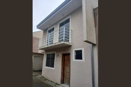 Casa à venda com 100m², 3 quartos e 2 vagas Casa à venda com 100m², 3 quartos e 2 vagasFachada