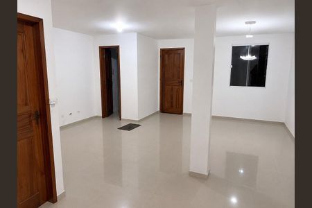 Casa à venda com 100m², 3 quartos e 2 vagas Casa à venda com 100m², 3 quartos e 2 vagasSala