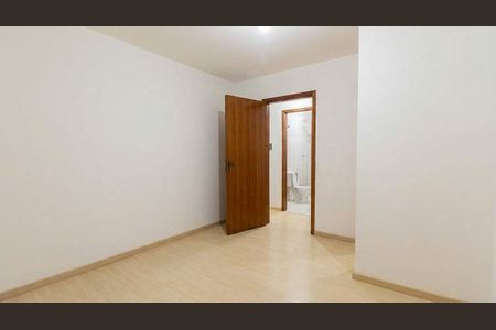Casa à venda com 100m², 3 quartos e 2 vagas Casa à venda com 100m², 3 quartos e 2 vagasQuarto