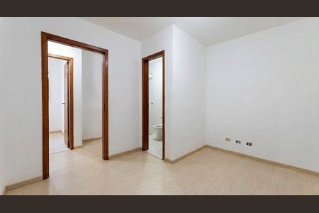 Casa à venda com 100m², 3 quartos e 2 vagas Casa à venda com 100m², 3 quartos e 2 vagasSala