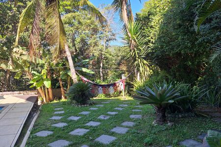 Casa de condomínio para alugar com 277m², 4 quartos e 2 vagas Casa de condomínio para alugar com 277m², 4 quartos e 2 vagasQuintal