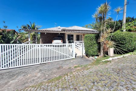 Casa de condomínio para alugar com 277m², 4 quartos e 2 vagas Casa de condomínio para alugar com 277m², 4 quartos e 2 vagasFachada