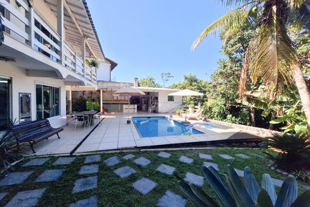 Casa de condomínio para alugar com 277m², 4 quartos e 2 vagas Casa de condomínio para alugar com 277m², 4 quartos e 2 vagasQuintal