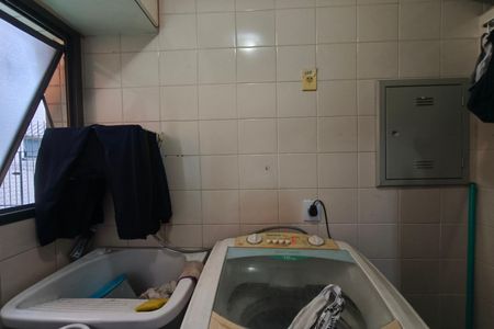 Apartamento à venda com 97m², 3 quartos e 2 vagas Apartamento à venda com 97m², 3 quartos e 2 vagasÁrea de Serviço