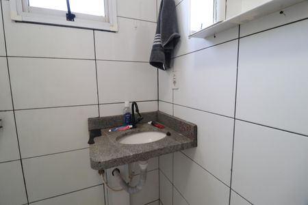 Banheiro Social de apartamento para alugar com 2 quartos, 49m² em Jardim Europa, Uberlândia
