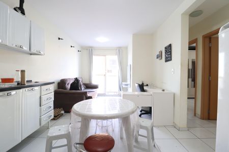 Cozinha de apartamento para alugar com 2 quartos, 49m² em Jardim Europa, Uberlândia