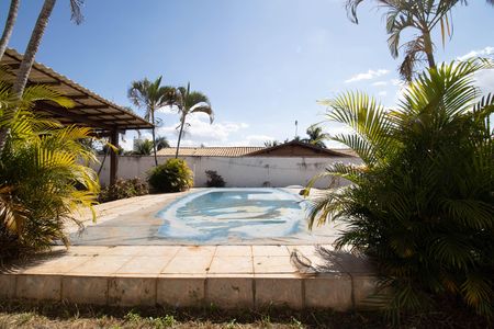 Casa para alugar com 250m², 5 quartos e 4 vagas Casa para alugar com 250m², 5 quartos e 4 vagasPiscina