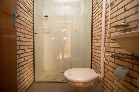 Casa para alugar com 250m², 5 quartos e 4 vagas Casa para alugar com 250m², 5 quartos e 4 vagasBanheiro