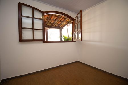 Casa para alugar com 250m², 5 quartos e 4 vagas Casa para alugar com 250m², 5 quartos e 4 vagasQuarto 1