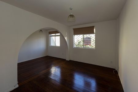 Sala 1  de apartamento para alugar com 3 quartos, 120m² em Santo Antônio, Belo Horizonte