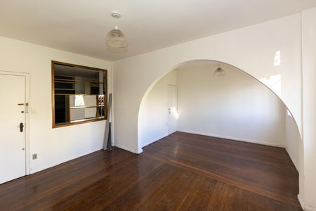Sala 1  de apartamento para alugar com 3 quartos, 120m² em Santo Antônio, Belo Horizonte