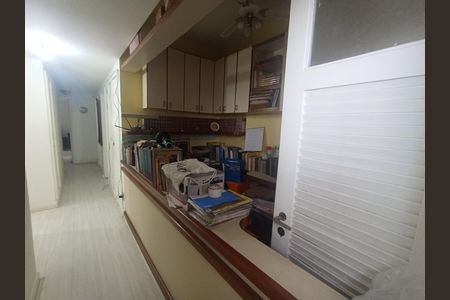 Apartamento à venda com 161m², 4 quartos e 1 vagaEscritório