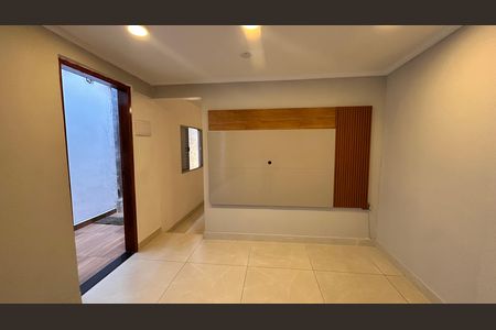 Casa para alugar com 60m², 2 quartos e sem vaga