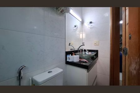 Banheiro Quarto 1 Suite  de apartamento para alugar com 2 quartos, 52m² em Vila Apiai, Santo André