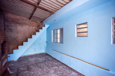 Casa para alugar com 110m², 2 quartos e 1 vagaÁrea de Serviço