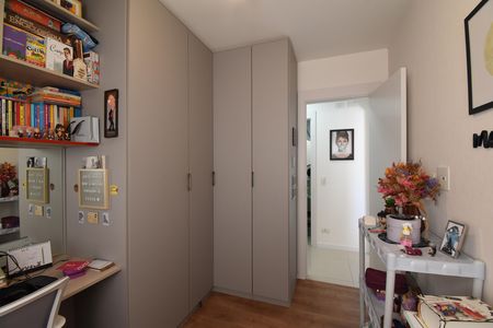Apartamento à venda com 69m², 2 quartos e 1 vagaQuarto 2