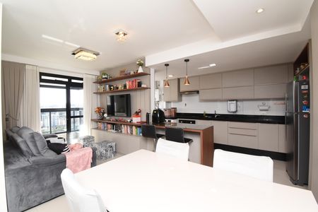 Apartamento à venda com 69m², 2 quartos e 1 vagaSala e Cozinha