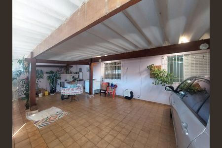 Garagem de casa à venda com 2 quartos, 250m² em Parque Grajau, São Paulo