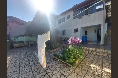 Quintal da Edícula de casa à venda com 2 quartos, 250m² em Parque Grajau, São Paulo