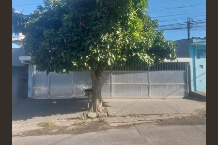 Fachada de casa à venda com 2 quartos, 250m² em Parque Grajau, São Paulo