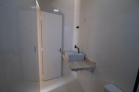 Apartamento à venda com 52m², 2 quartos e 1 vaga Apartamento à venda com 52m², 2 quartos e 1 vagaBanheiro Social