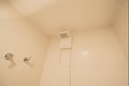 Banheiro de kitnet/studio para alugar com 1 quarto, 26m² em Vila Clementino, São Paulo