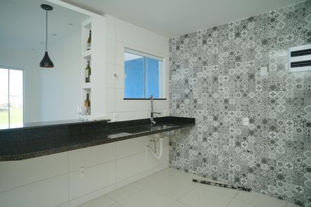 Cozinha de casa de condomínio para alugar com 3 quartos, 100m² em Pindobas, Maricá