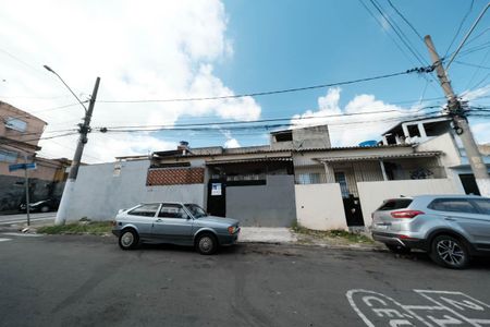 Fachada de casa à venda com 4 quartos, 200m² em Artur Alvim, São Paulo
