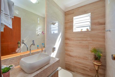 Casa à venda com 150m², 3 quartos e 2 vagas Casa à venda com 150m², 3 quartos e 2 vagasBanheiro