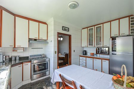 Casa à venda com 150m², 3 quartos e 2 vagas Casa à venda com 150m², 3 quartos e 2 vagasCozinha