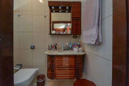 Casa à venda com 150m², 3 quartos e 2 vagas Casa à venda com 150m², 3 quartos e 2 vagasBanheiro da Suíte