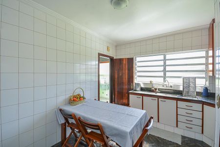 Casa à venda com 150m², 3 quartos e 2 vagas Casa à venda com 150m², 3 quartos e 2 vagasCozinha