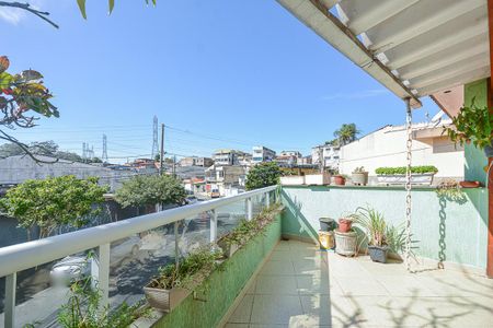 Casa à venda com 150m², 3 quartos e 2 vagas Casa à venda com 150m², 3 quartos e 2 vagasSacada