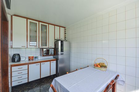 Casa à venda com 150m², 3 quartos e 2 vagas Casa à venda com 150m², 3 quartos e 2 vagasCozinha